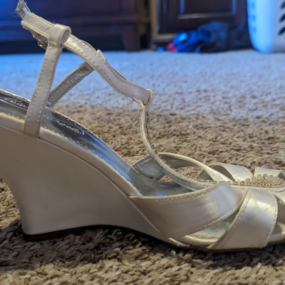 White Rhinestone 4" Wedge Bridal Wedding Shoe Willow Michaelangelo Size … - Picture 4 of 8